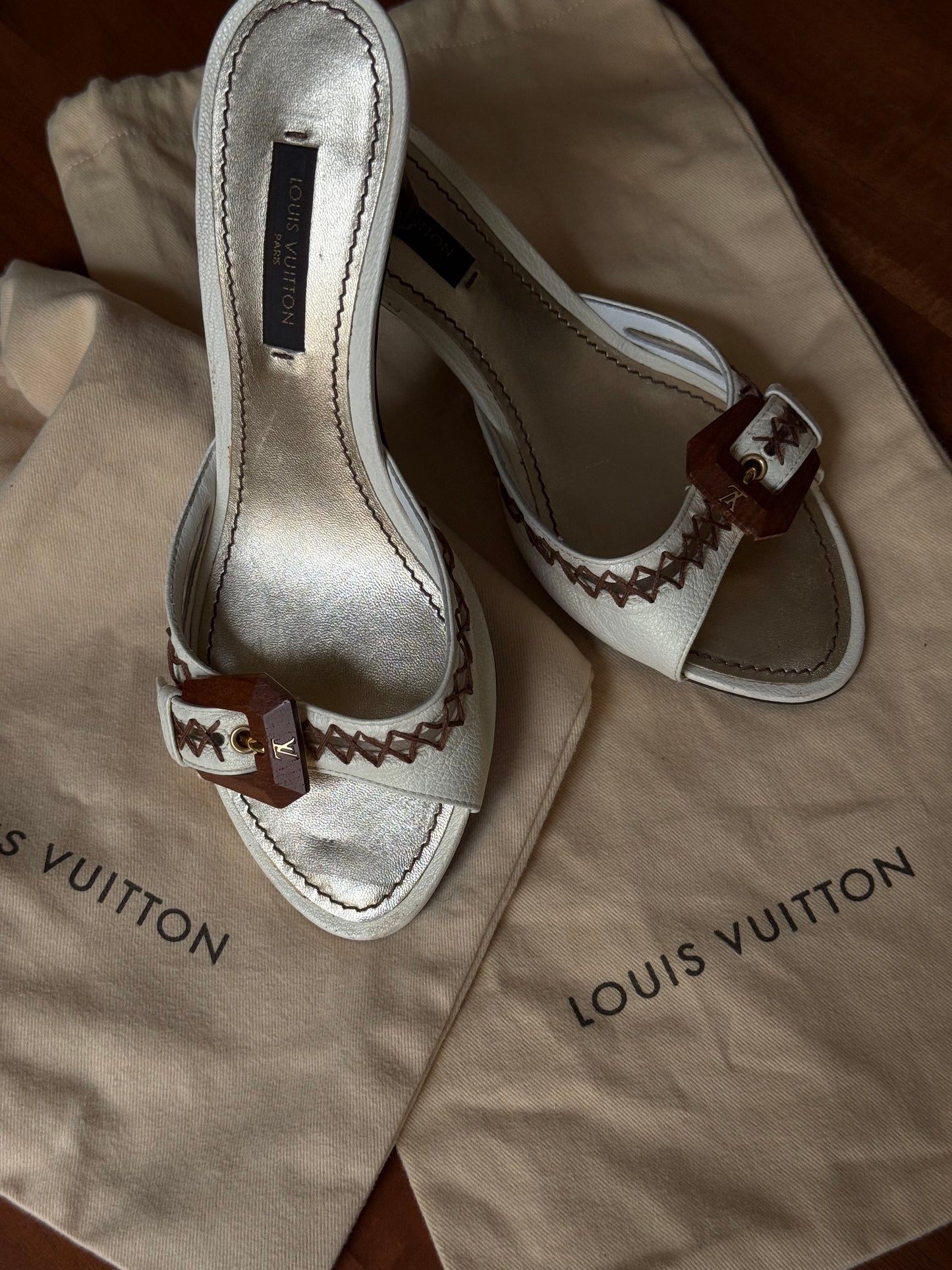 Louis Vuitton White Leather Wood Buckle Heels