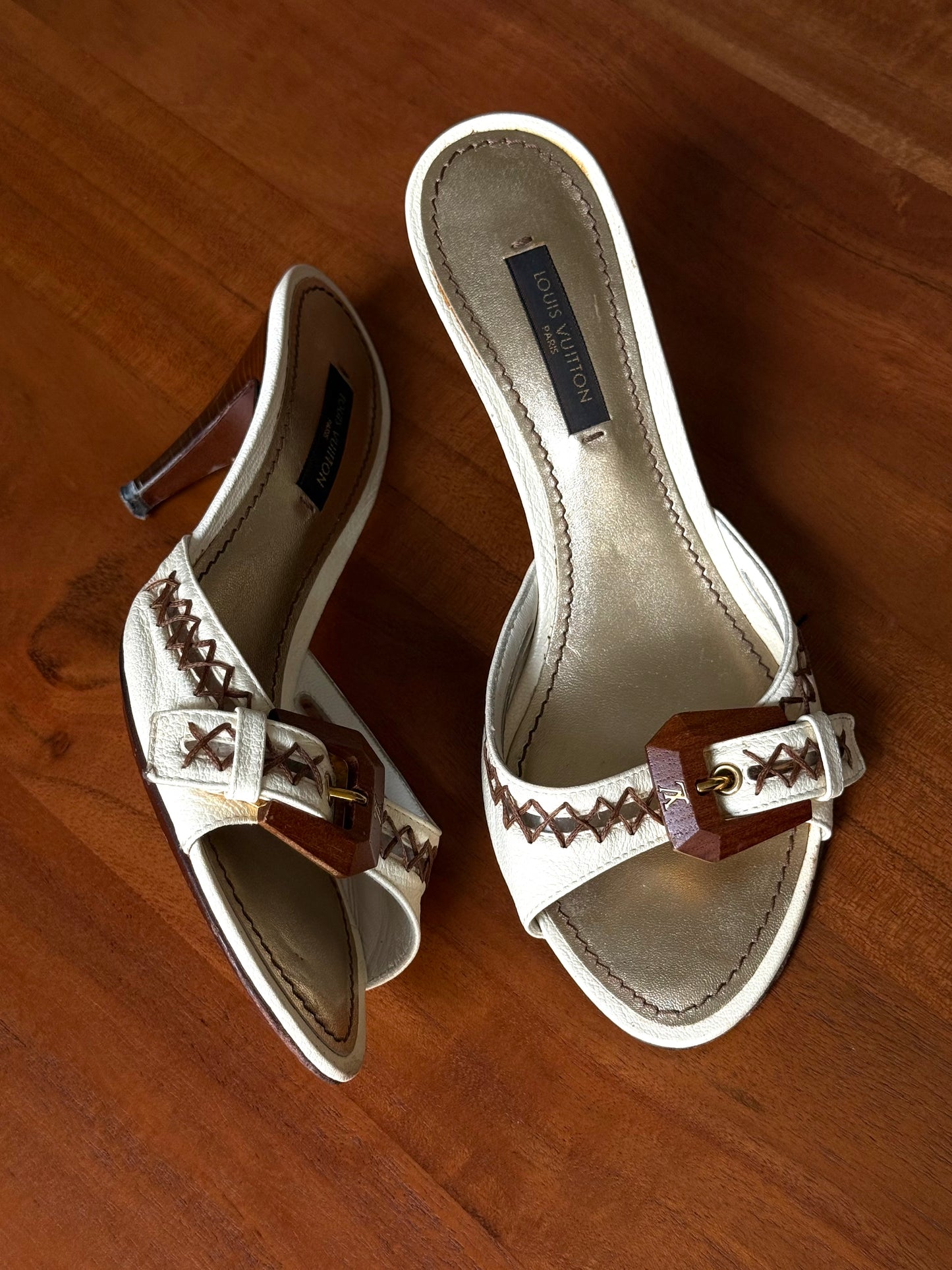 Louis Vuitton White Leather Wood Buckle Heels