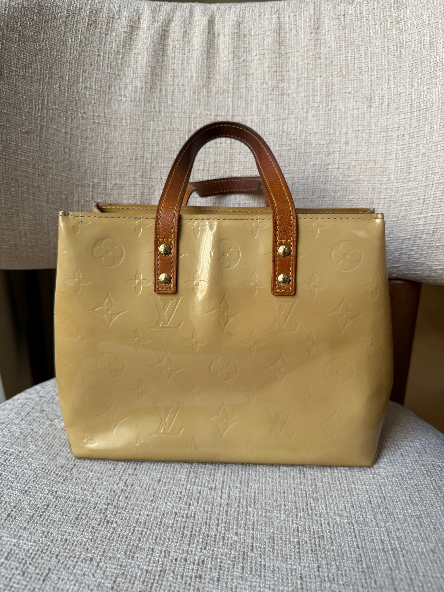 Louis Vuitton Baby Yellow Vernis Reade PM Bag