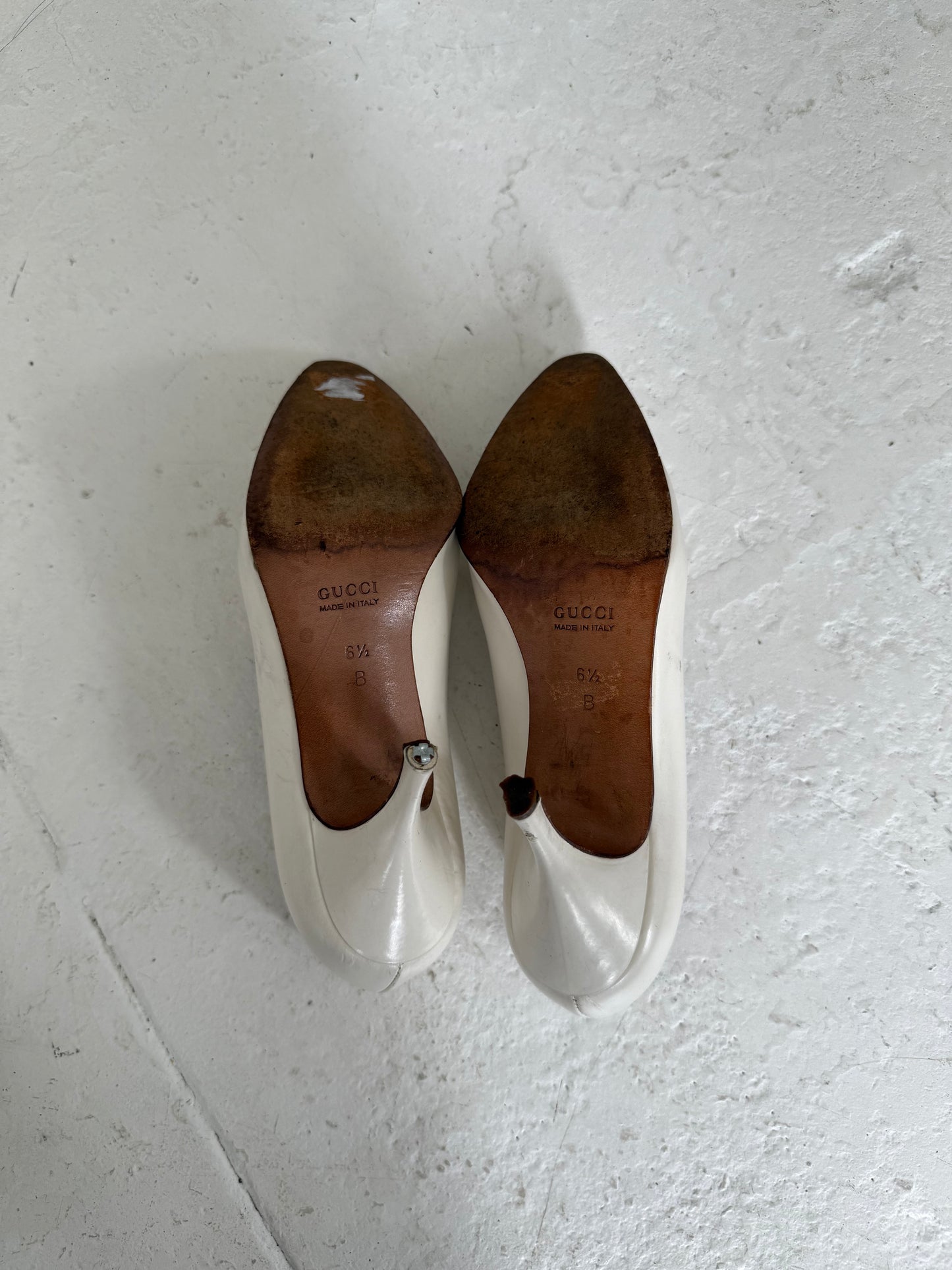 Gucci White Leather Horsebit Gold Heels