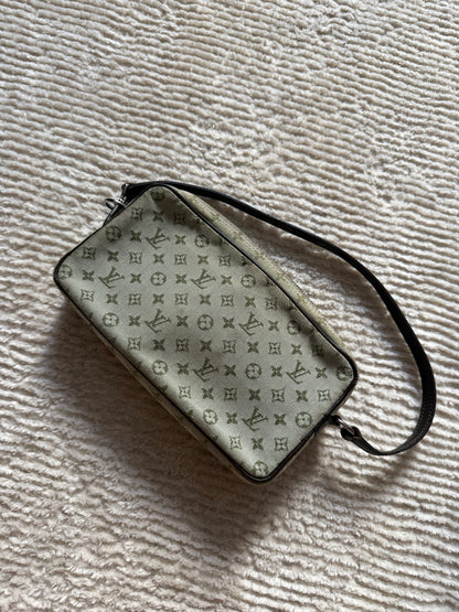 RARE Louis Vuitton Mini Lin Monogram Conte de Fees Pochette
