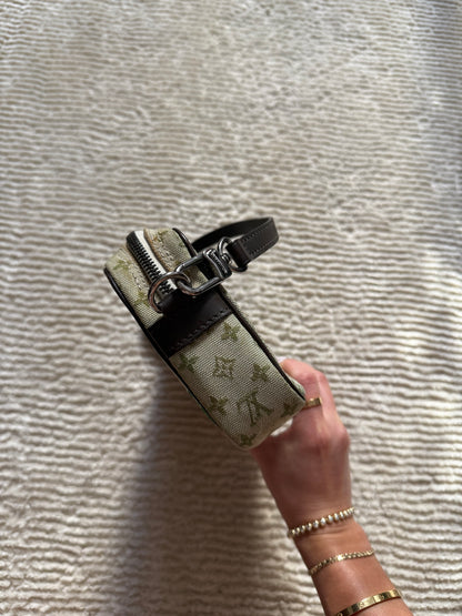 RARE Louis Vuitton Mini Lin Monogram Conte de Fees Pochette