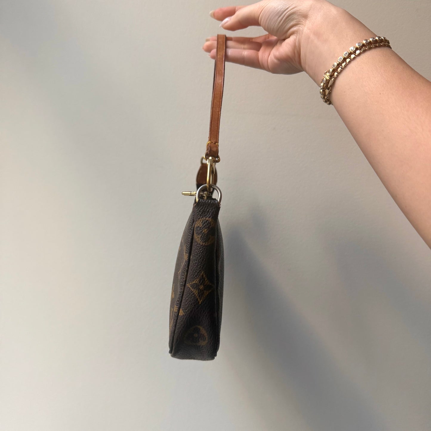 Louis Vuitton Monogram Pochette Shoulder Bag