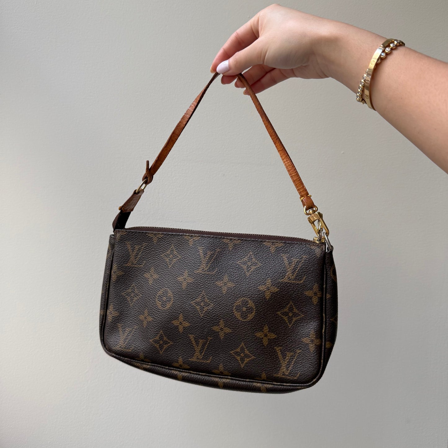 Louis Vuitton Monogram Pochette Shoulder Bag