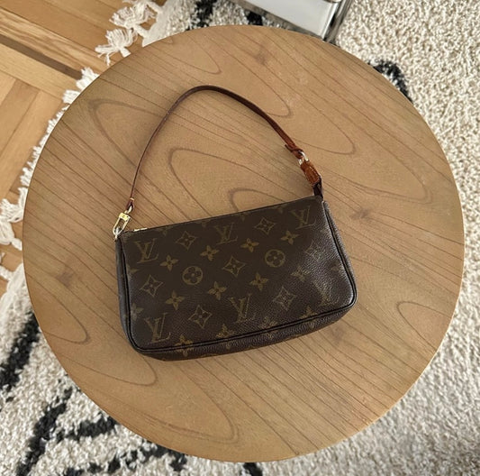 Louis Vuitton Monogram Pochette Shoulder Bag
