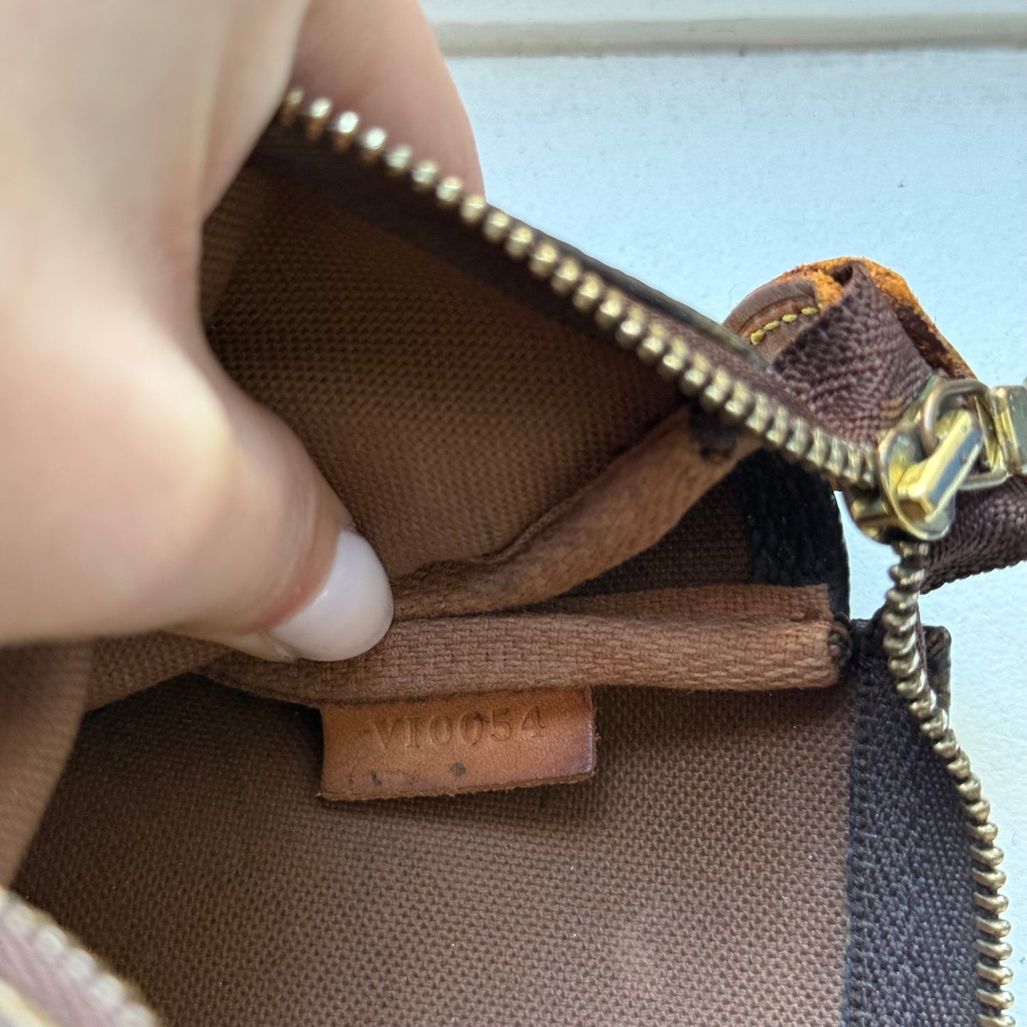 Louis Vuitton Monogram Pochette Shoulder Bag