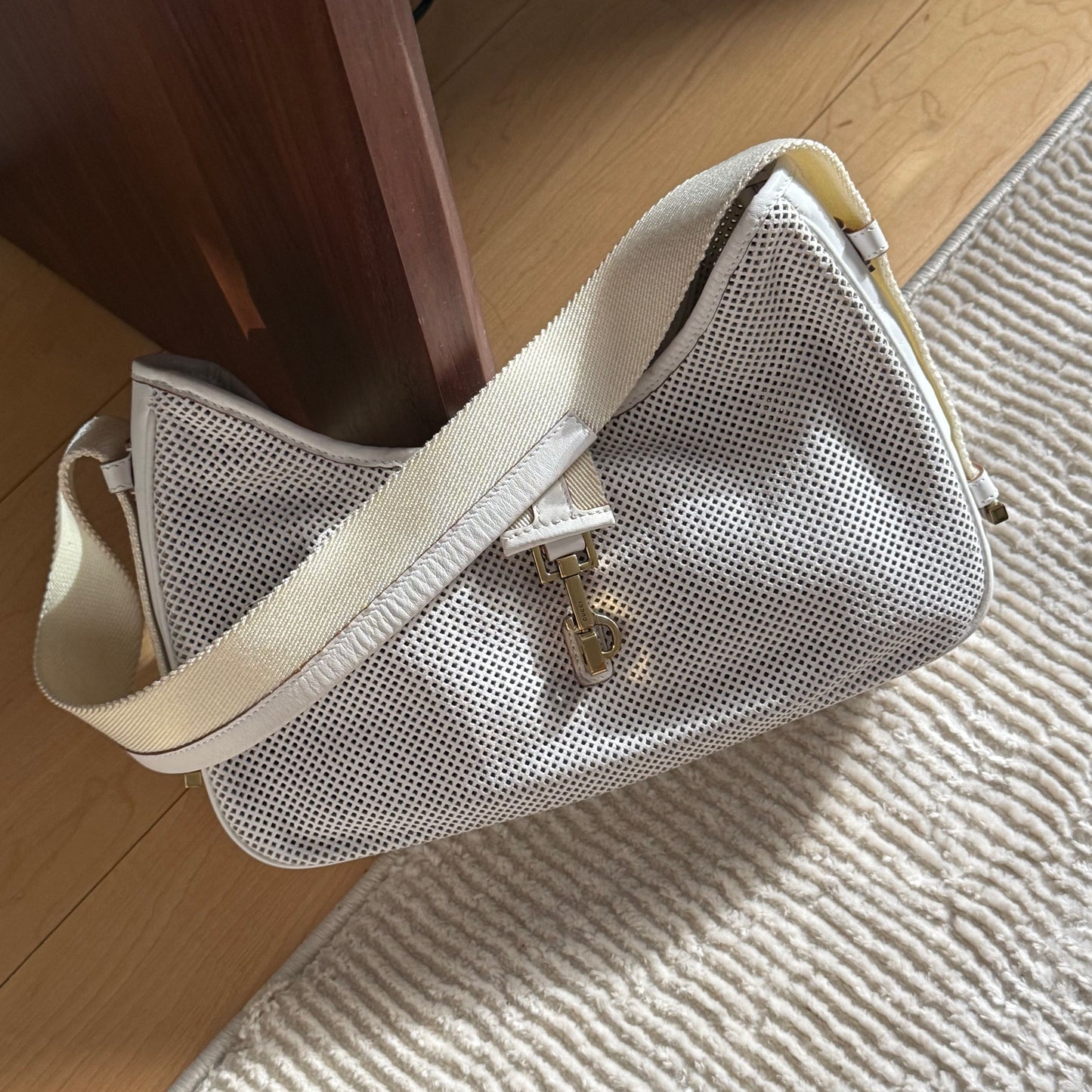 RARE Gucci White Perforated Leather Mesh Shoulder Bag