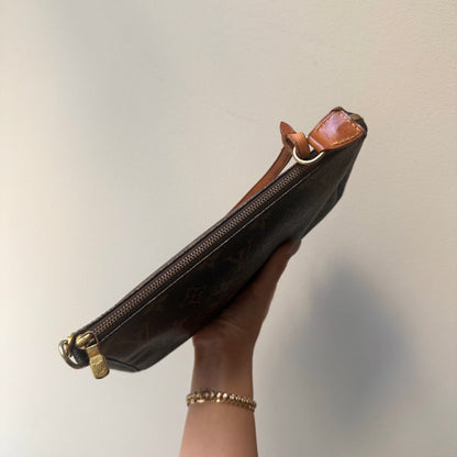 Louis Vuitton Monogram Pochette Shoulder Bag